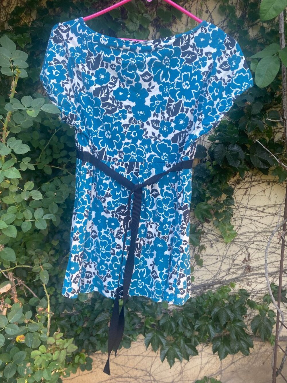 Loft Tropical Floral Pattern Blue and White Short Sleeved Top - Size Large - Picture 8 of 10